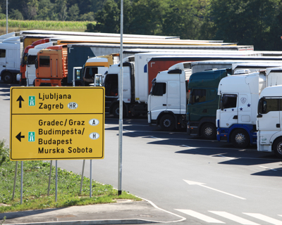 Obrt in podjetništvo: Med 139 zahtevami premierju in strankam tudi znižanje prispevka za dolgotrajno oskrbo