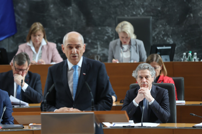 Vlada brez Goloba ali Janše praktično nemogoča