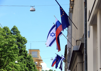 Slovenske stranke o genocidu v Gazi: SDS ga zanika, leve stranke za sankcije. Kaj pa Svoboda?