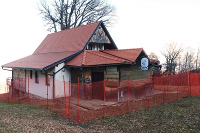 (FOTO) Preobrat sredi Pohorja: Koča Luka to zimo ne bo odprla vrat, kaj pa potem?