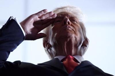Sporočilo iz Melanijinega klobuka: Trump je znotraj votel, okrog ga pa nič ni