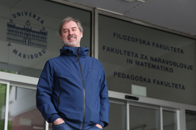 (INTERVJU) Zgodovinar dr. Gorazd Bajc: Človeštvo potrebuje popravni izpit, zgodovina nas še ni izučila
